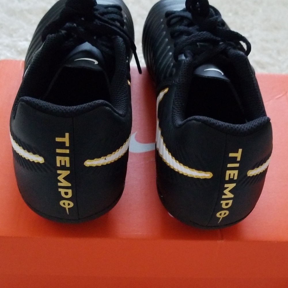 NWT Nike Soccer Cleats - Picture 5 of 7